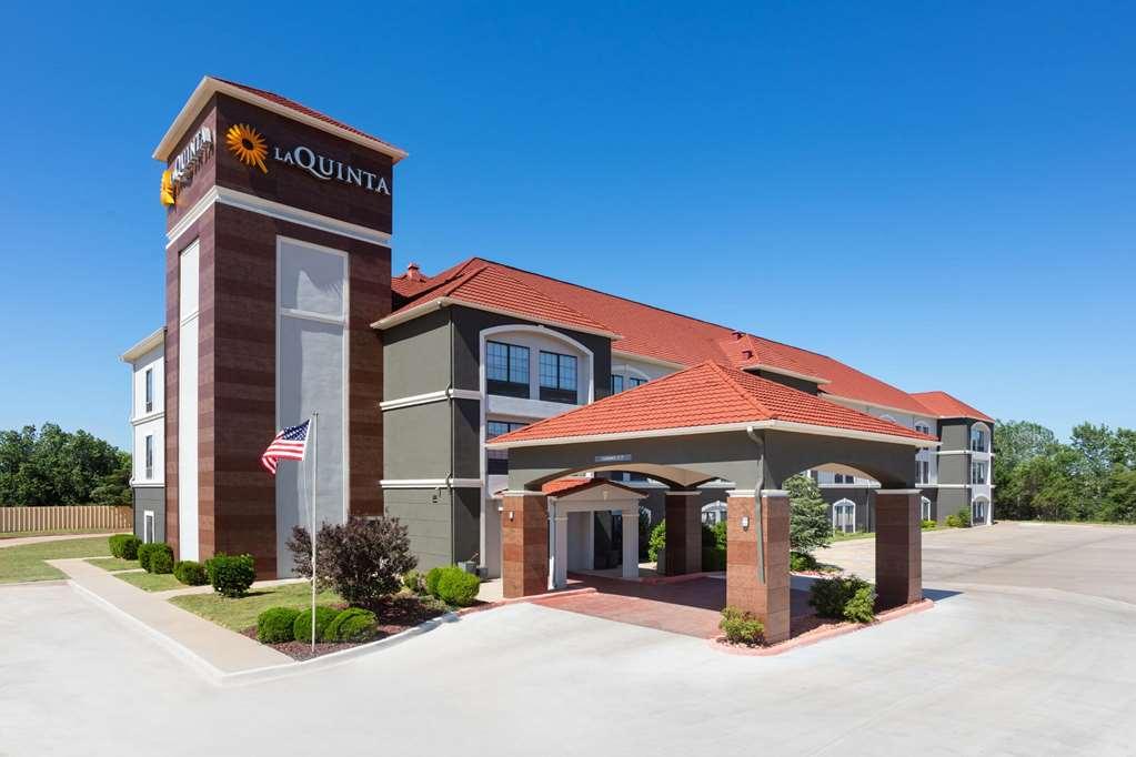 La Quinta By Wyndham Woodward Hotel Bagian luar foto